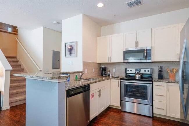 Building Photo - 3201 Gold Ln