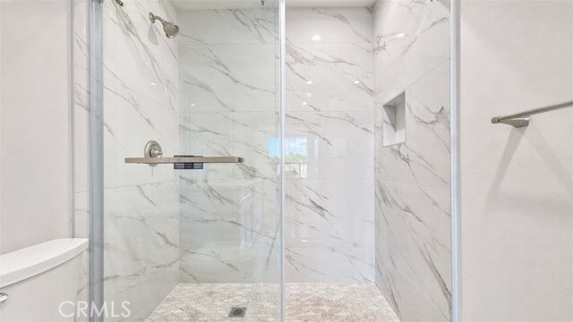 Building Photo - 628 W Floral Dr