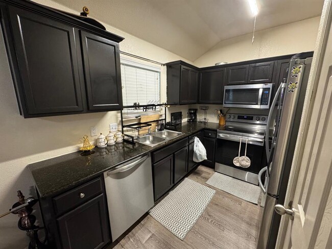 Building Photo - 13409 Pine Needle St