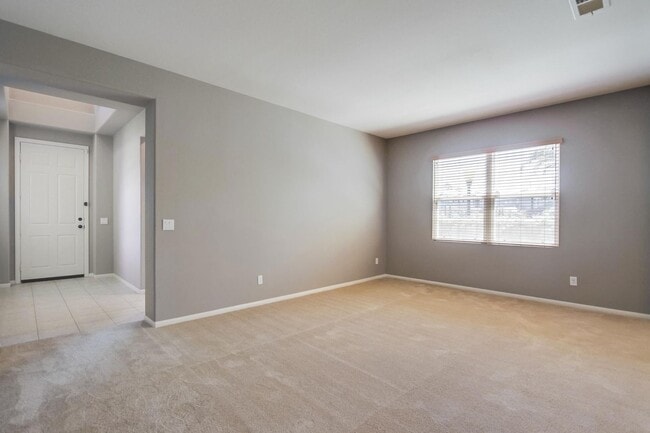 Building Photo - Beautiful 5 bedroom home in highly desired Carlsbad neighborhood