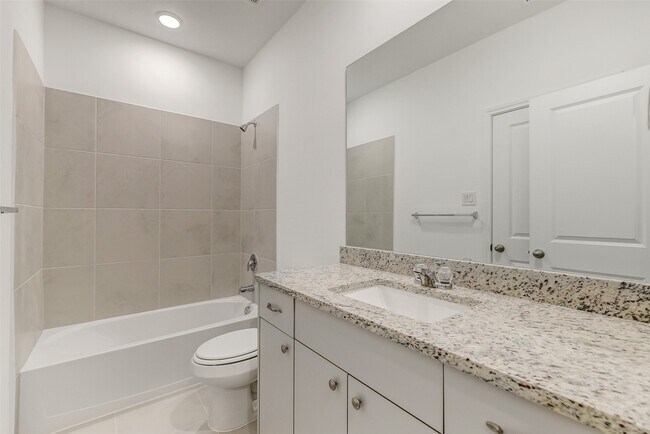 Building Photo - 11927 Pondwood Dr