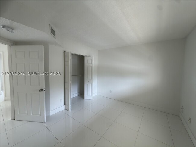 Building Photo - 695 SW 11th St
