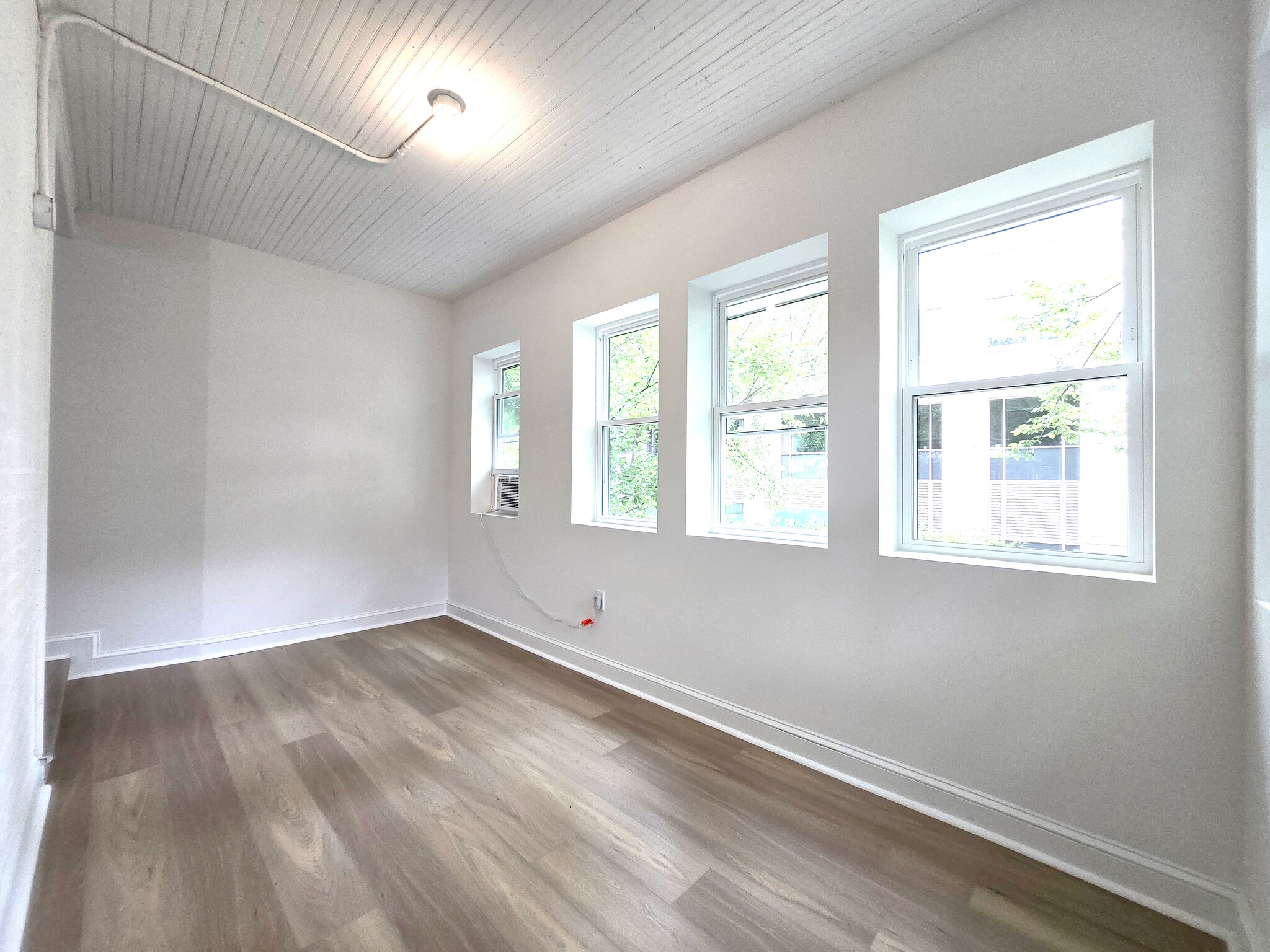Building Photo - 4526 Avondale St