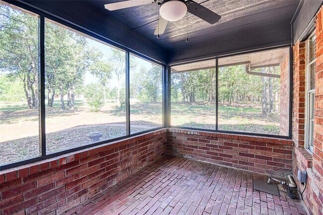 Building Photo - 211 Bumgarner Ave