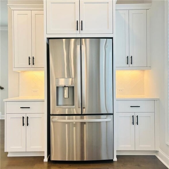 Building Photo - 163 Basil St