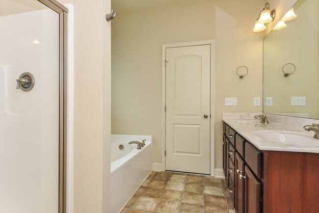 Building Photo - 12 Wensley Ct