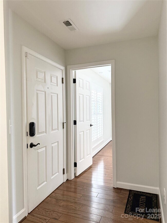 Building Photo - 1133 Torrence Cir