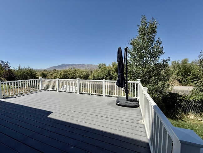 Building Photo - 722 S Willow Park Dr
