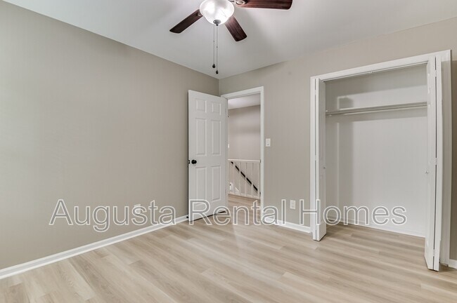 Building Photo - 454 Windtree Pl