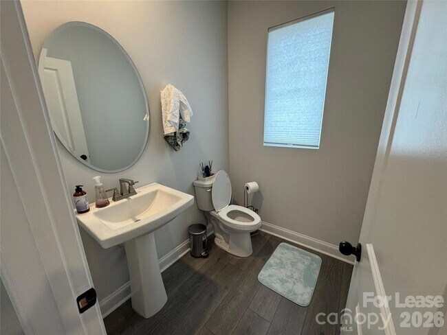 Building Photo - 335 Ladybird Ln