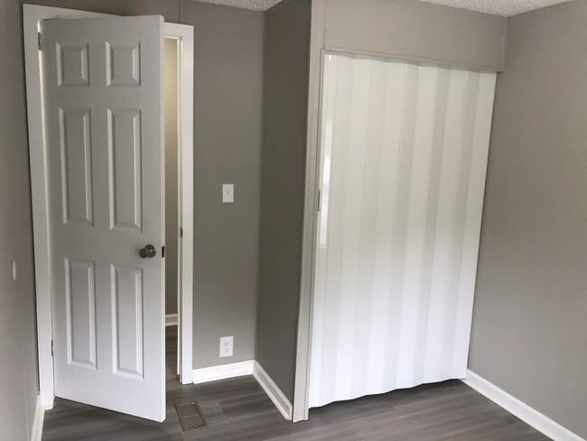 Building Photo - 295 E Wright St