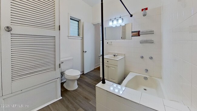 Building Photo - 2210 Myra St