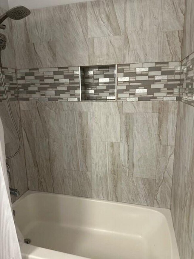 Building Photo - 4151 Eastridge Cir