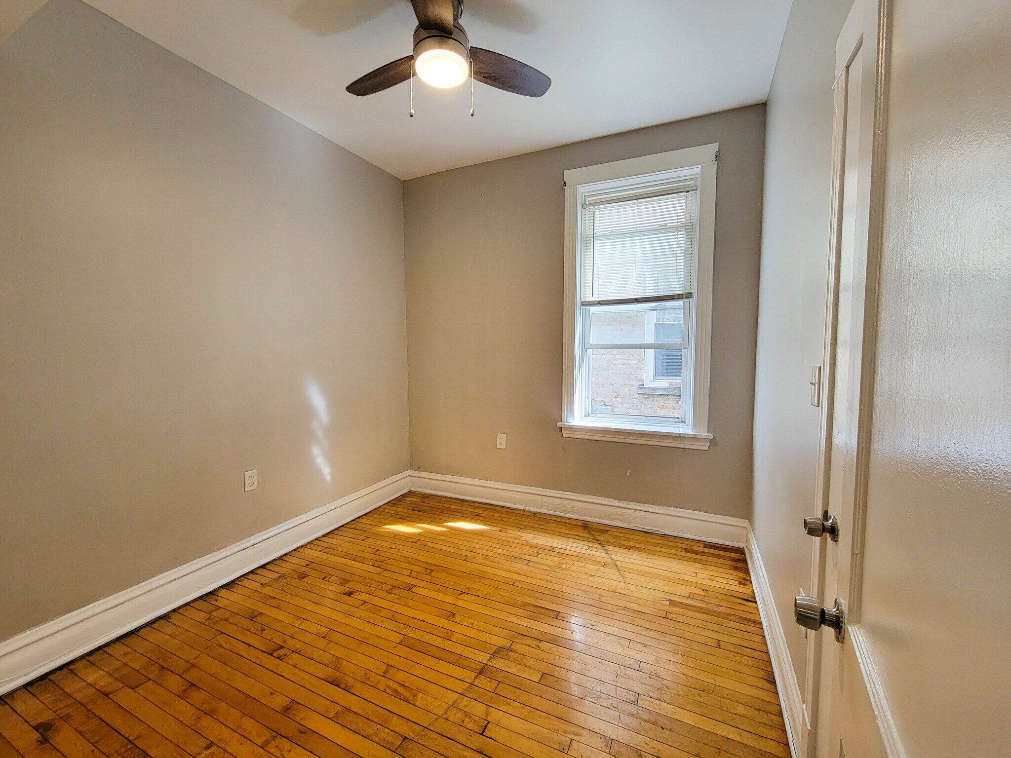 Building Photo - 4226 W Kamerling Ave