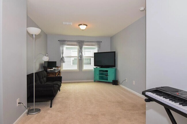 Building Photo - 422 Northern Red Oak Dr