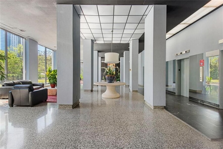 Building Photo - 215 Piedmont Ave NE