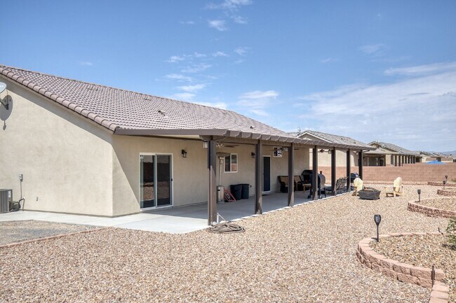Building Photo - Spacious 4BD/3BA Pahrump Home w/ Dual Prim...