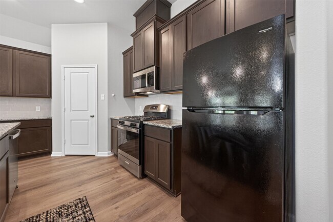 Building Photo - 2320 Cedar Pl Dr