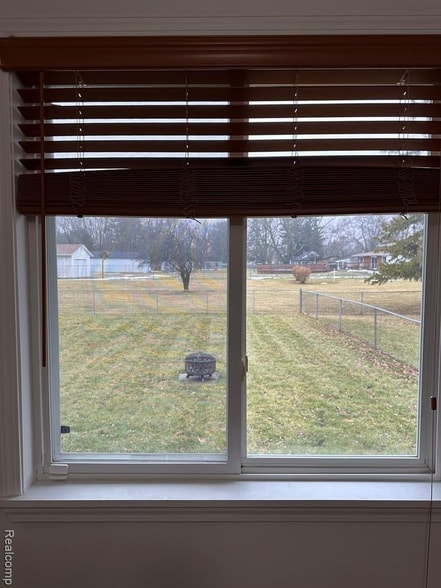 Building Photo - 6939 Alma Ct