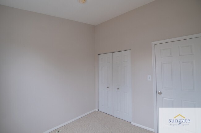 Building Photo - 5 Grandee Ct