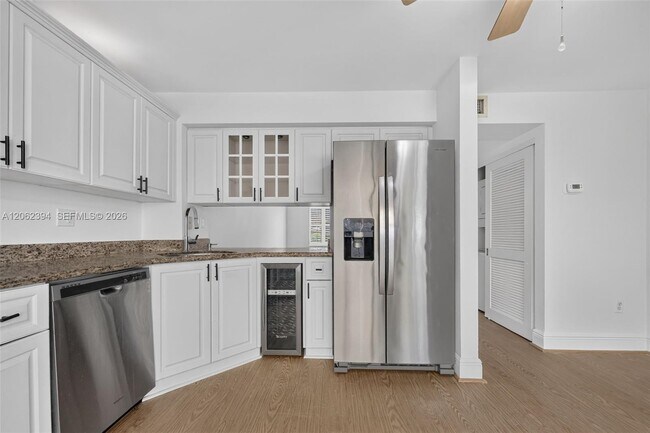 Building Photo - 10206 SW 77th Ct