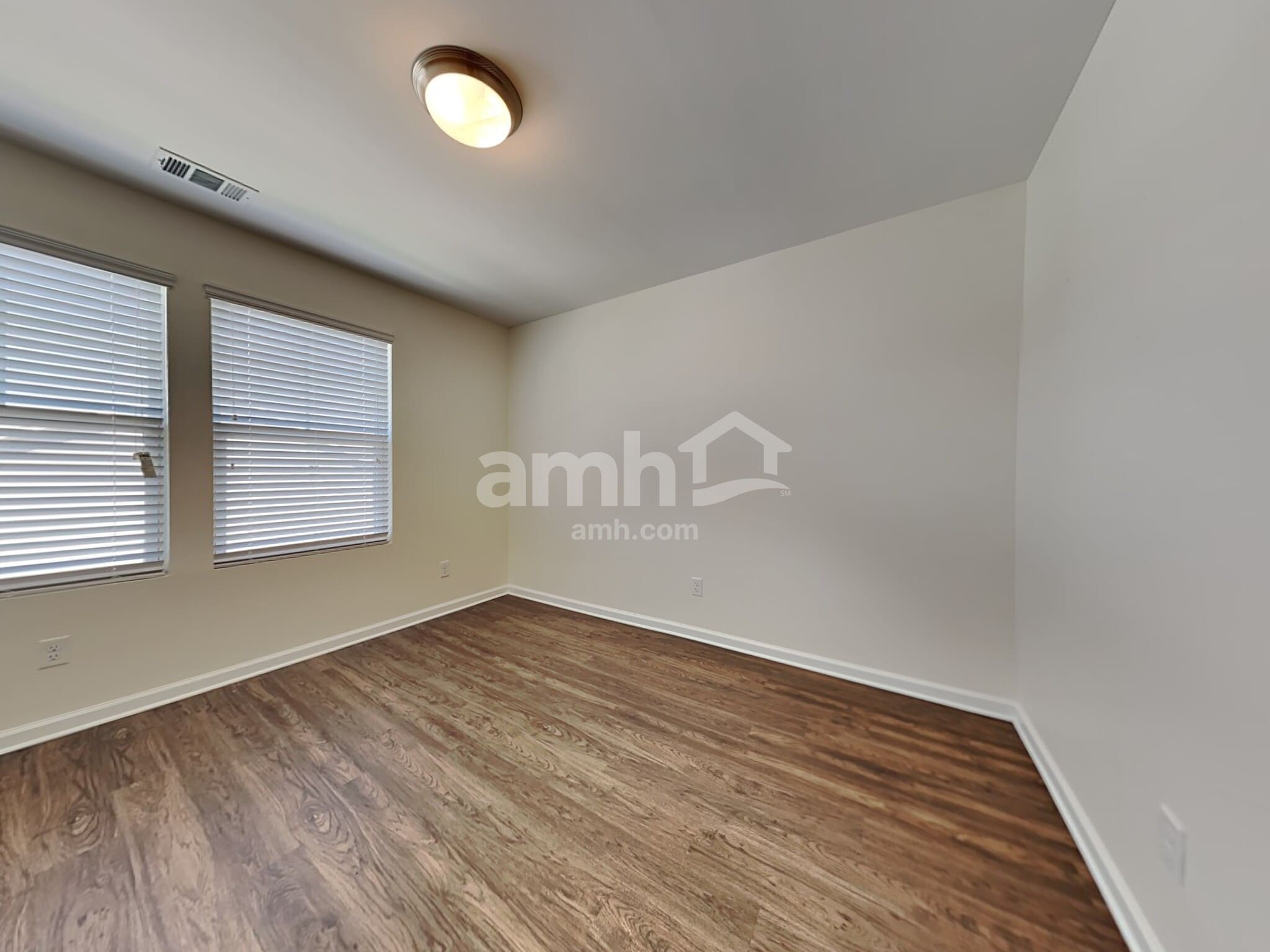Building Photo - 309 Dogwood Cir