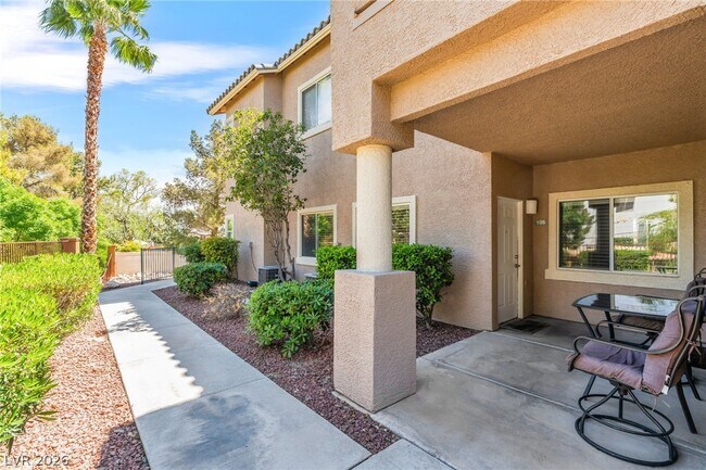 Building Photo - 2000 Quartz Cliff St