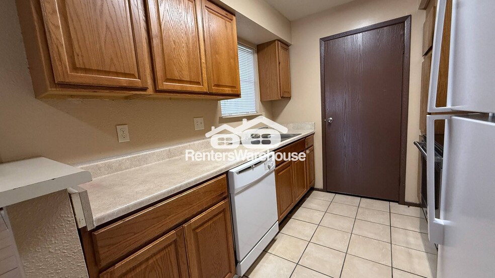 Building Photo - 13480 S Thorntree Dr