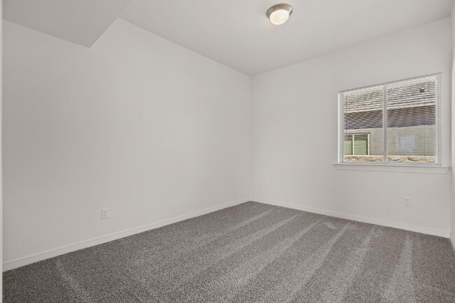 Building Photo - 12886 Woolstone Dr