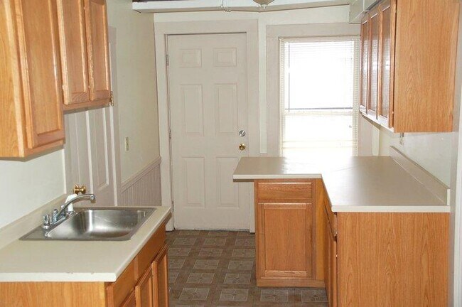 Building Photo - 35 Washington Ave