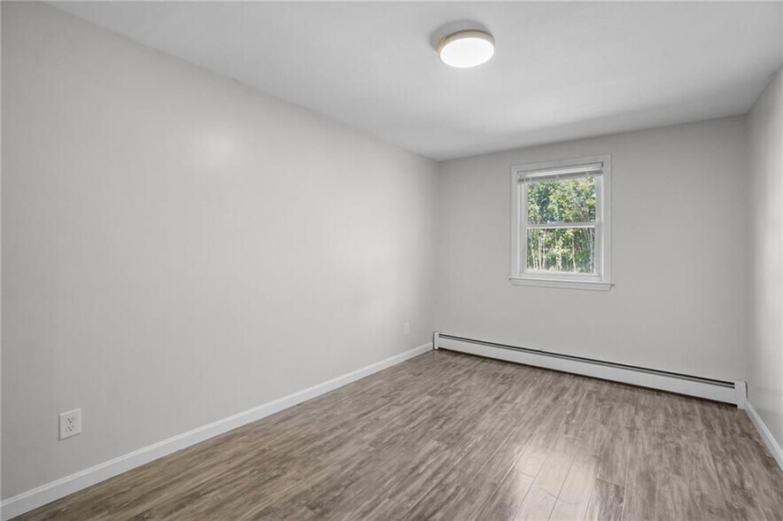 Building Photo - 2160 Mineral Spring Ave