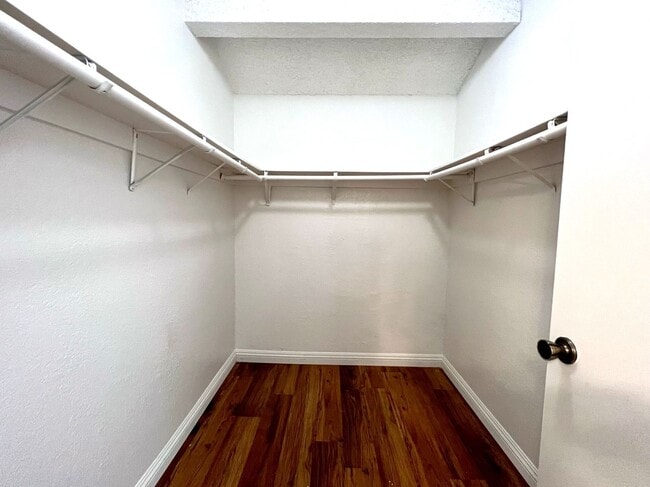 Building Photo - Beautiful 4 Bedroom Single Family Home for...