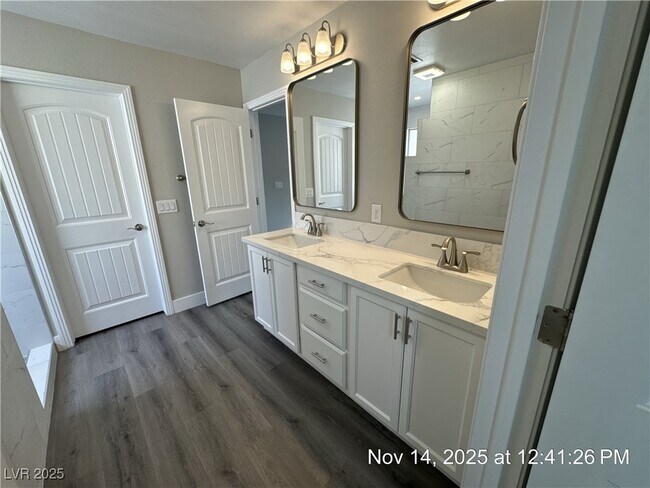 Building Photo - 7363 London Blue Ct