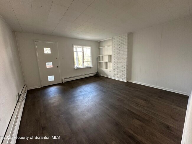 Building Photo - 113 N Fulton St