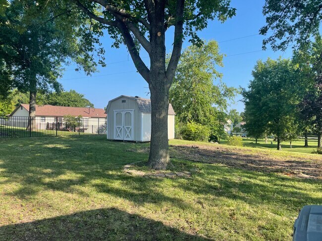 Large lever backyard with storage shed - 302 Coronation Dr