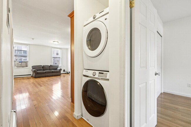 Building Photo - 66 Chestnut Ave