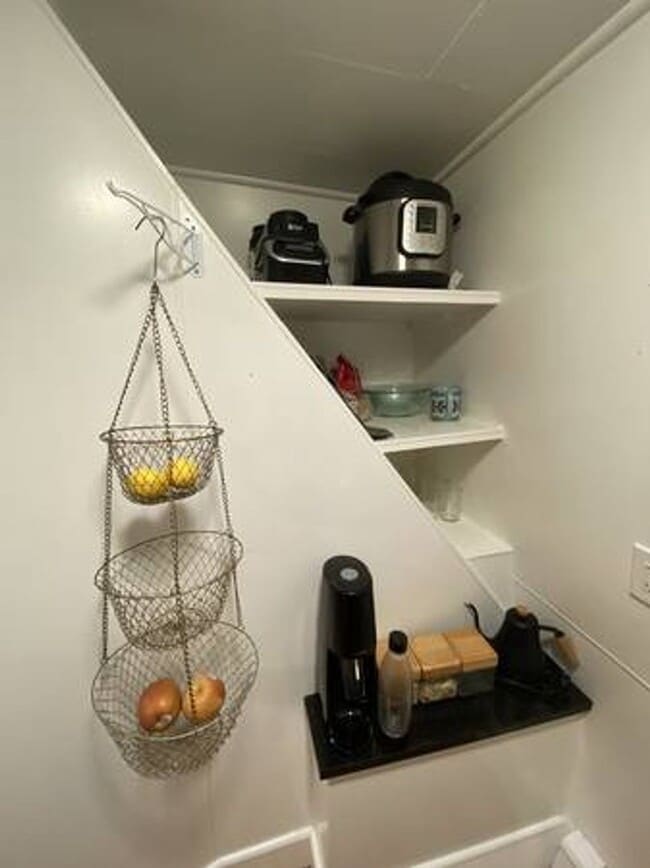 Building Photo - 12 Claremon St