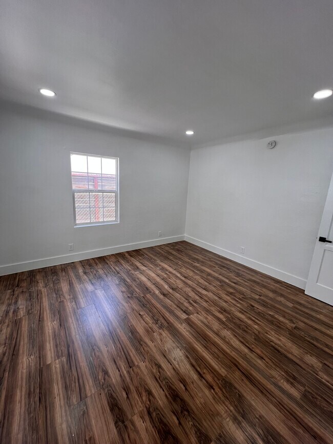 Building Photo - 3021 Fanita St