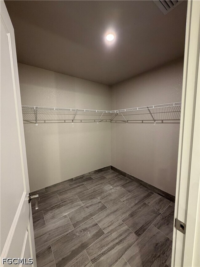 Building Photo - 9912 Porto Fino Cir