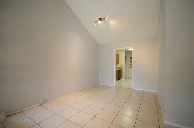 Building Photo - 3727 Meadow Pl Dr