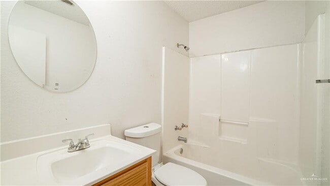 Building Photo - 15 Cuesta Del Sol St