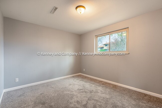 Building Photo - 1421 Querida Dr