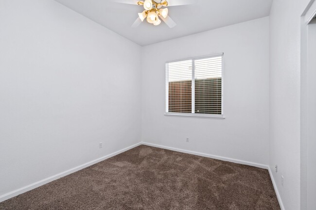 Building Photo - Spacious 3-Bed, 2-Bath Single Level Home