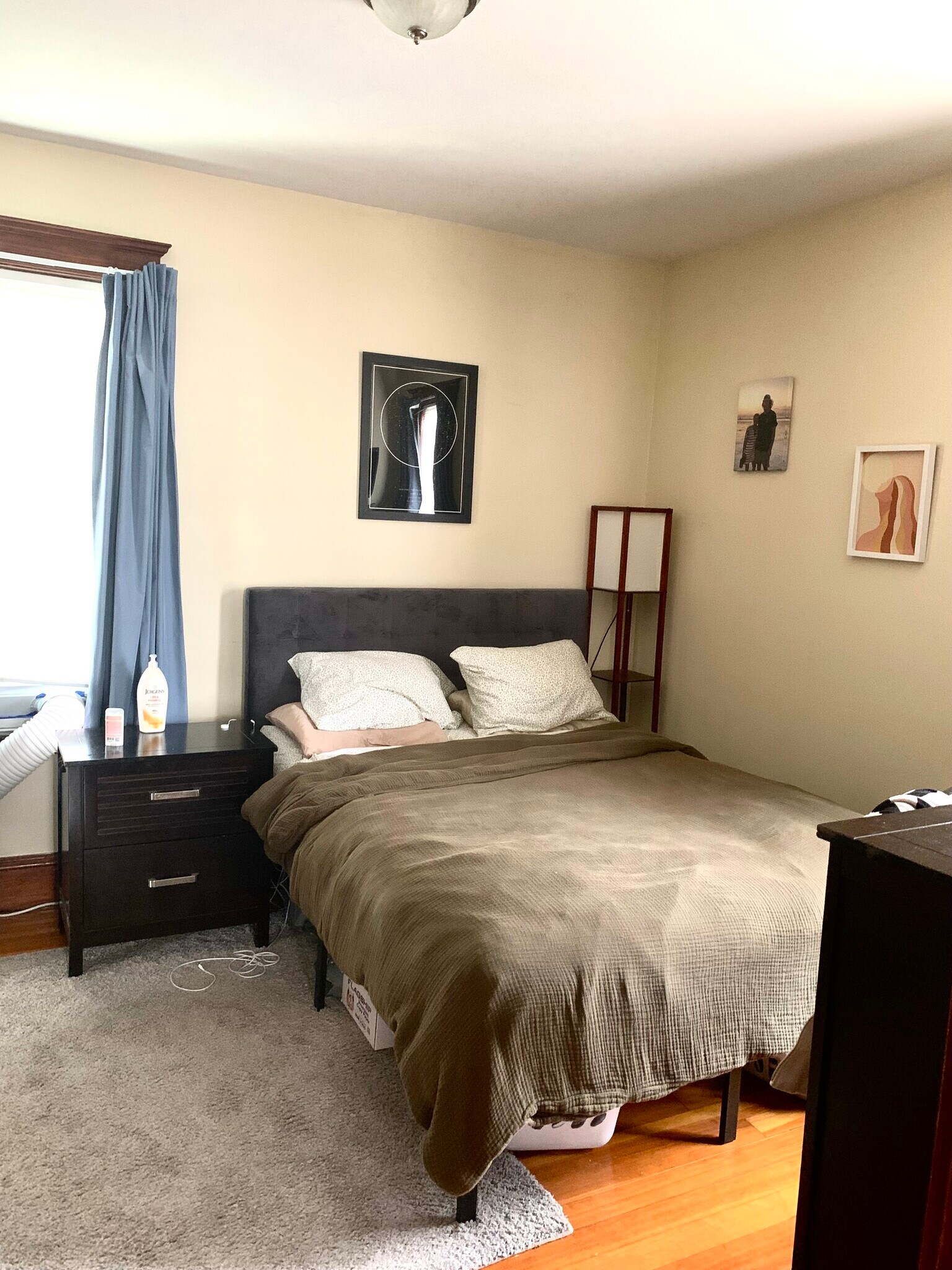 Bedroom w/2 closets - 36 St Margaret St