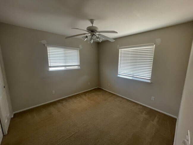 Building Photo - 854 Shearer Street #A