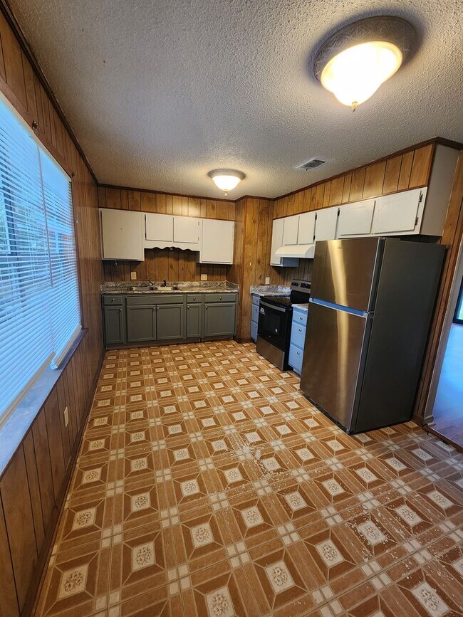 Building Photo - 917 Charles C. Frasier Blvd