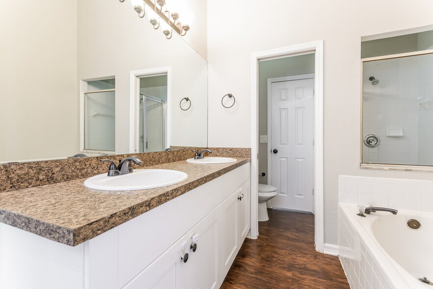 Building Photo - 2262 Mallard Creek Cir