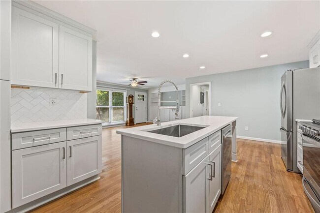 Building Photo - 2679 Harrington Dr