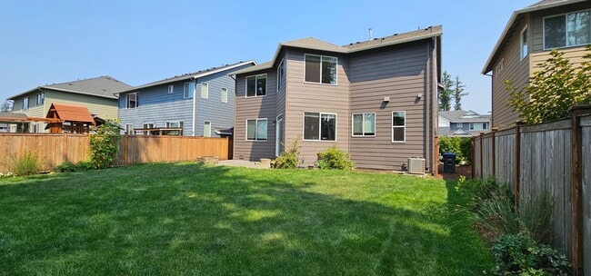 Building Photo - Spacious Port Orchard Home
