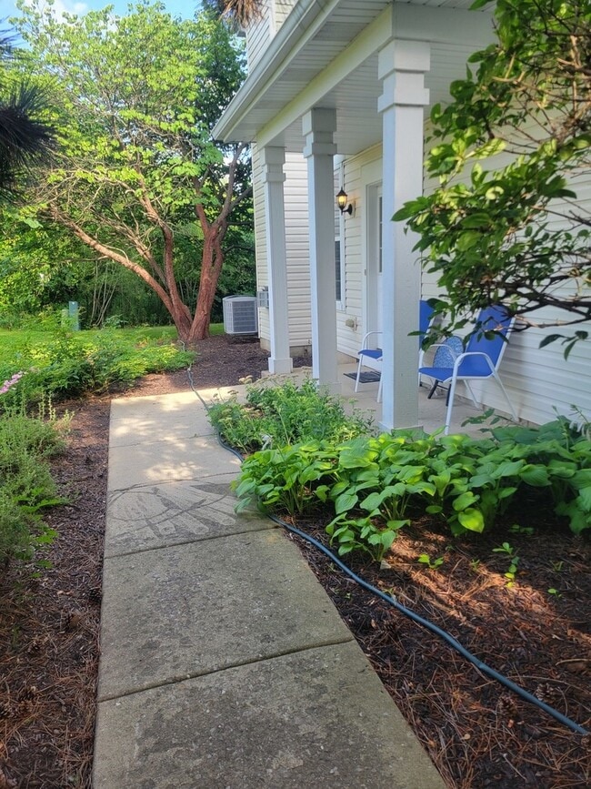 Building Photo - 267 S Alder Creek Dr